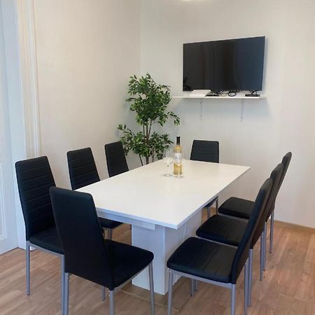 Designed Apartment Next To Vaclav Square With Terrace And Private Garage Praha Bagian luar foto