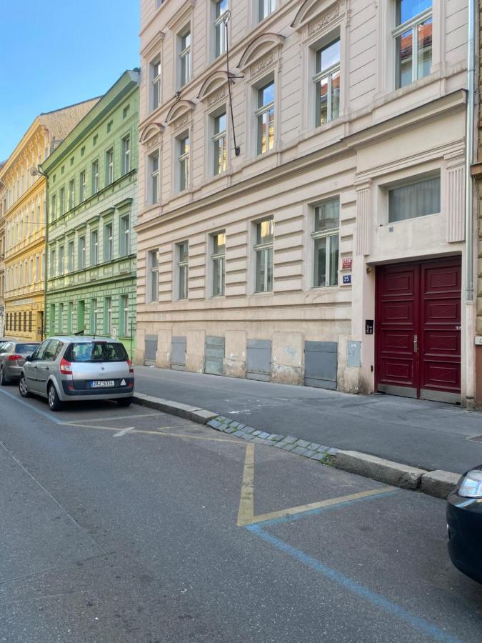 Designed Apartment Next To Vaclav Square With Terrace And Private Garage Praha Bagian luar foto