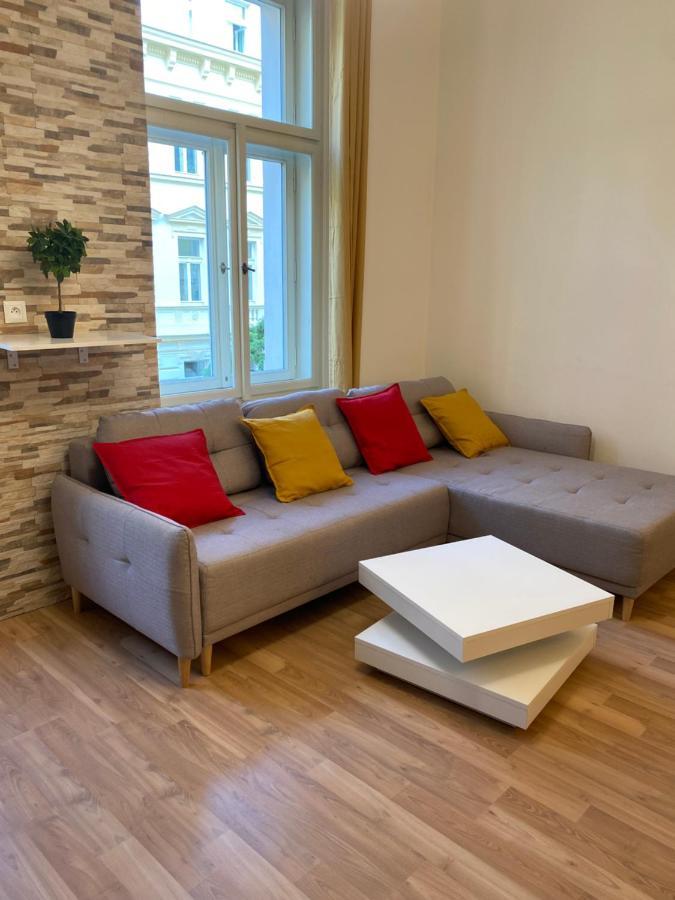 Designed Apartment Next To Vaclav Square With Terrace And Private Garage Praha Bagian luar foto