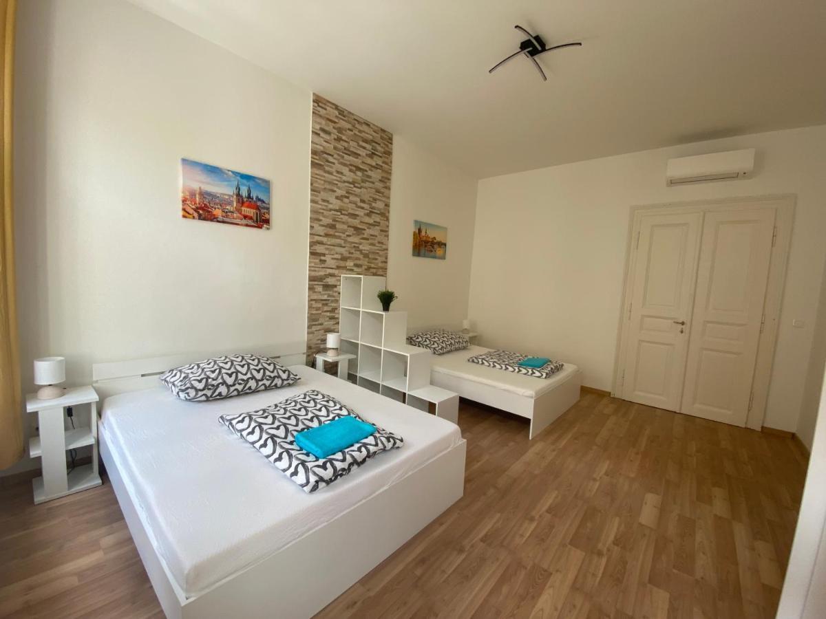 Designed Apartment Next To Vaclav Square With Terrace And Private Garage Praha Bagian luar foto